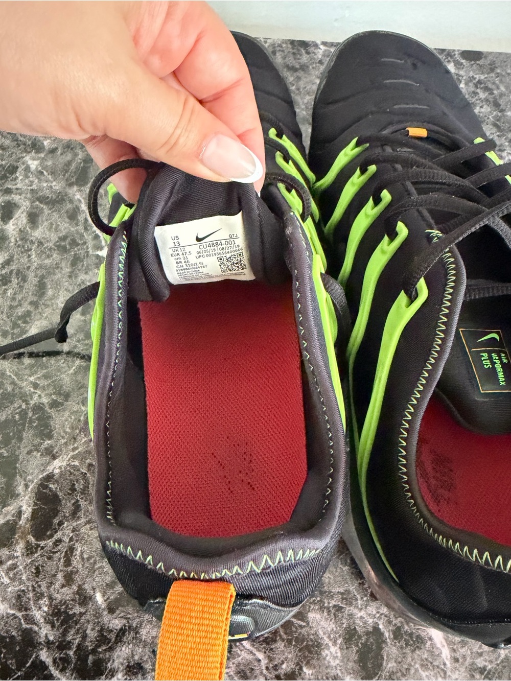 Nike Men's vapor max Black Athletic Sneakers with Neon Green Details - Picture 7 of 9